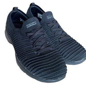 Sketcher ladies go walk shoes, air cooled, hyper pillars  size 9 NWOT
